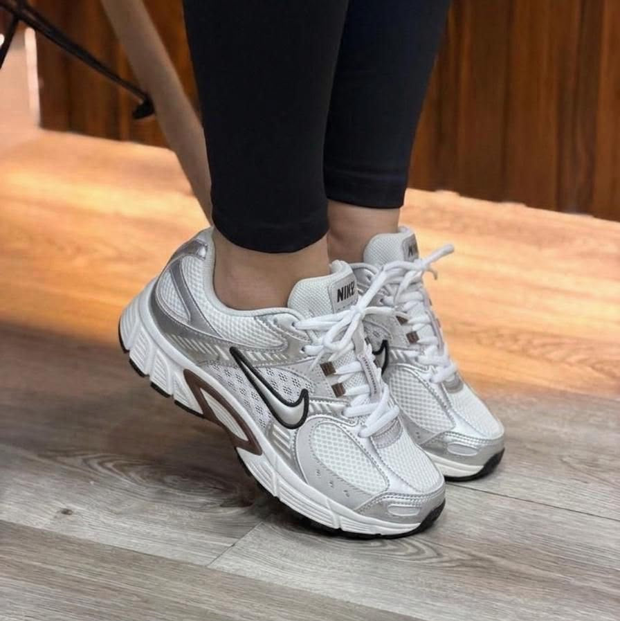 NIKE